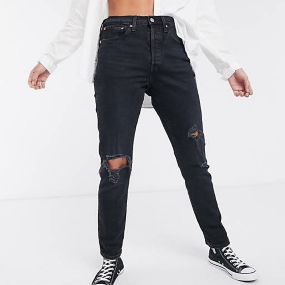 Levi’s 501 High Rise Black Baggy Classic Straight Leg Distressed Jeans Size 28‎
